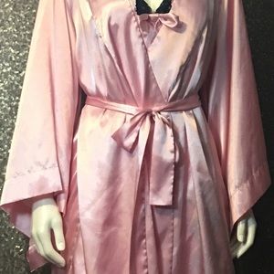 Satin chemise with kimono